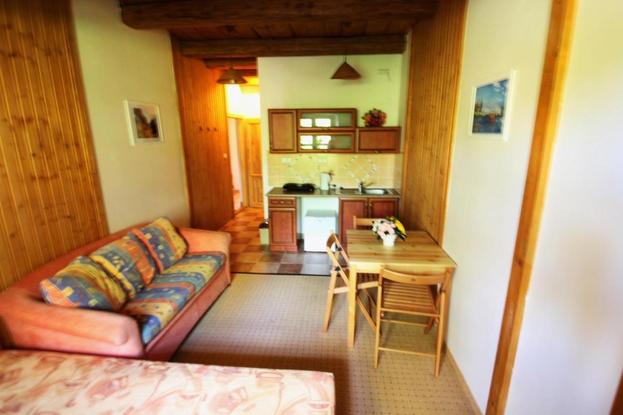 Penzion Stará Škola Vikantice Exterior foto